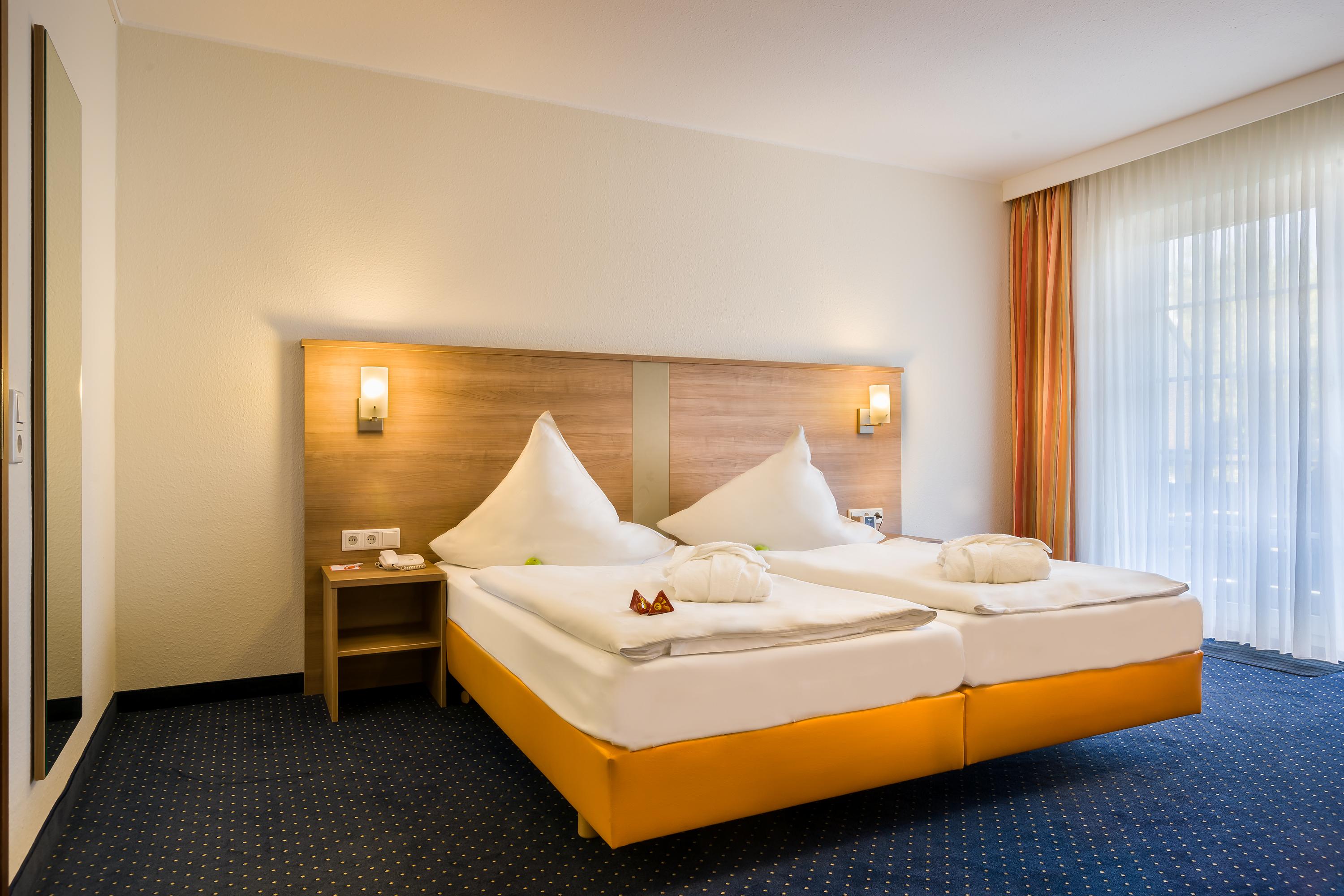 อโครา โฮเทล อุนด์ โวเนิน ดึสเซลดอร์ฟ Hotel ดุสเซลดอร์ฟ ภายนอก รูปภาพ
