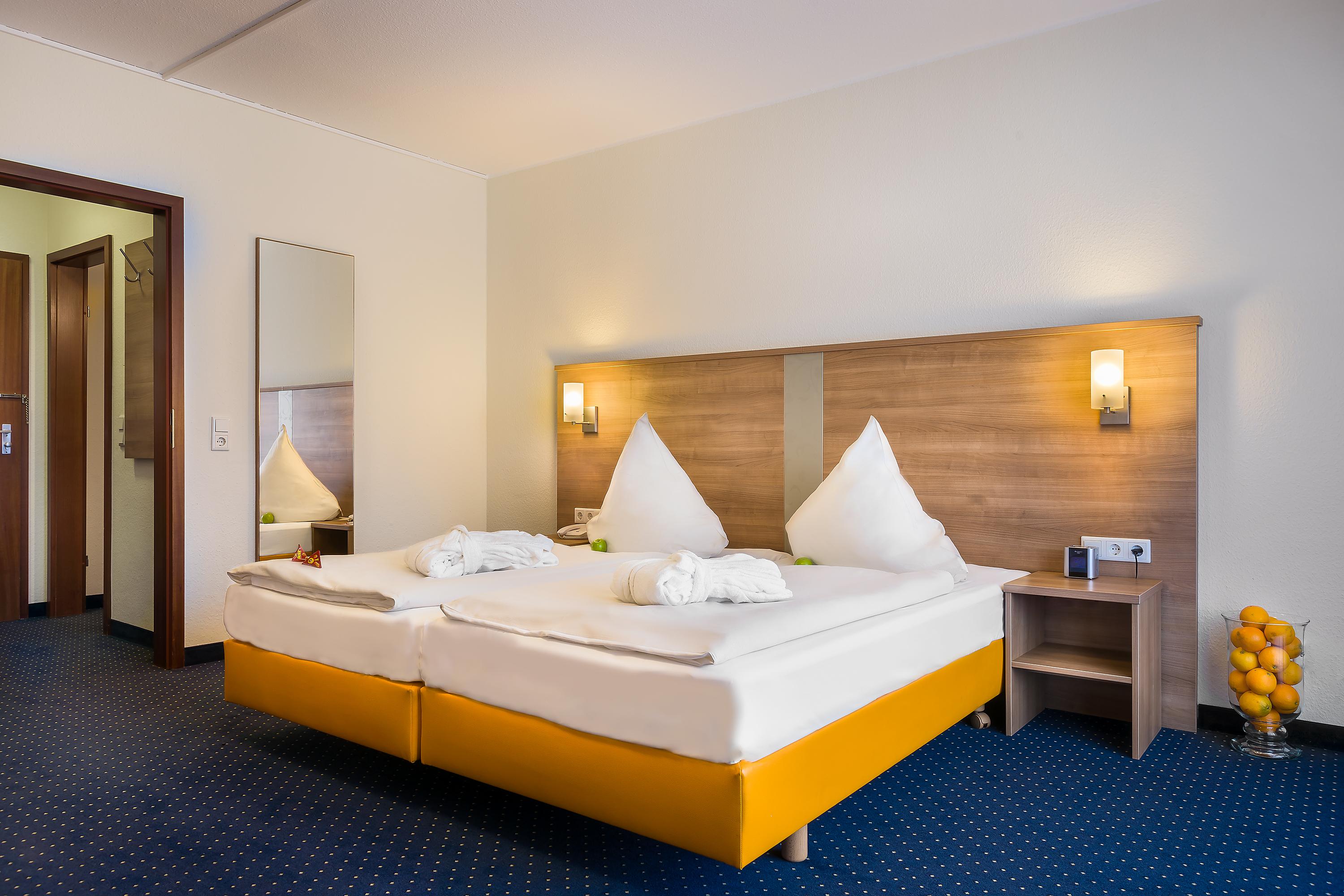 อโครา โฮเทล อุนด์ โวเนิน ดึสเซลดอร์ฟ Hotel ดุสเซลดอร์ฟ ภายนอก รูปภาพ