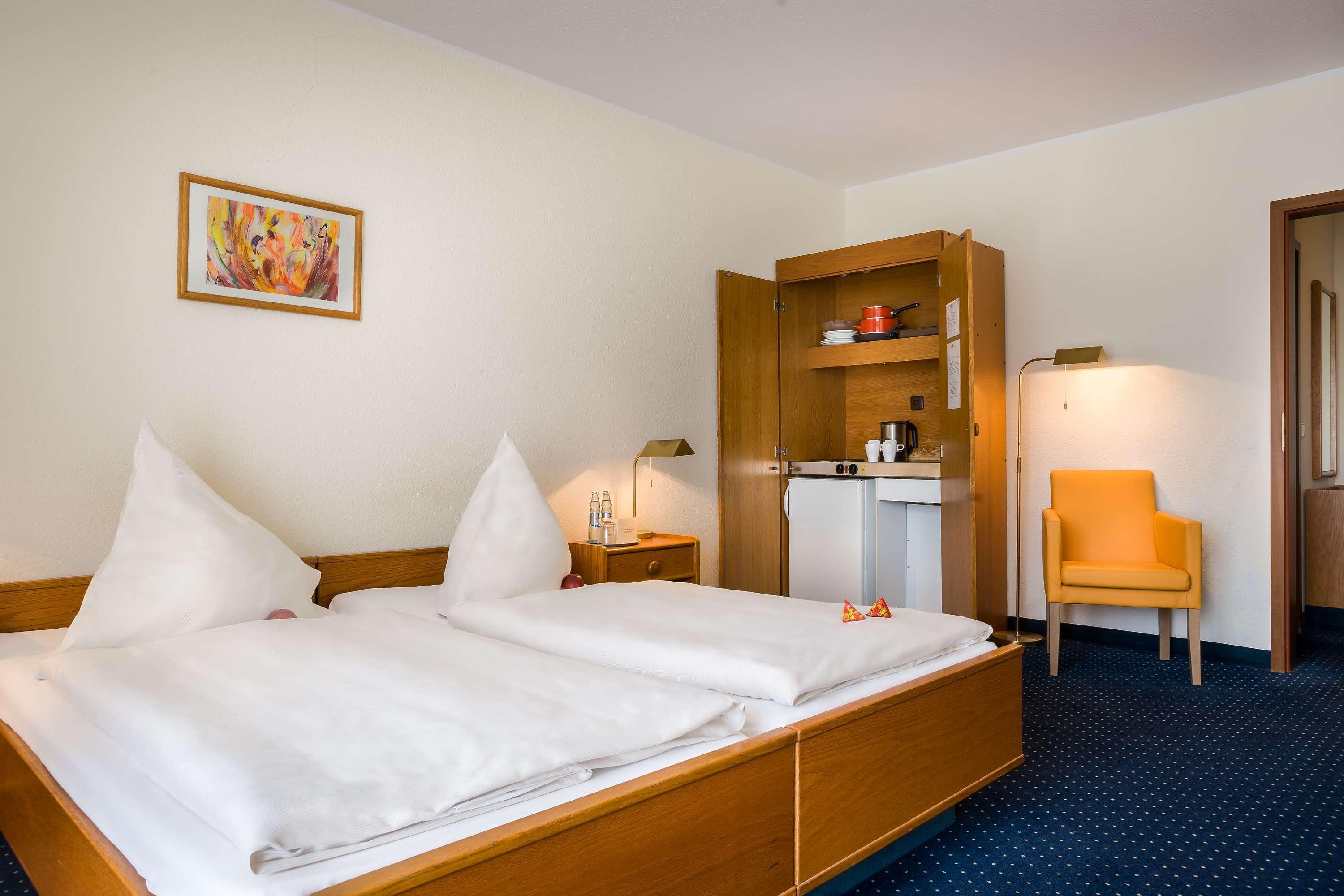 อโครา โฮเทล อุนด์ โวเนิน ดึสเซลดอร์ฟ Hotel ดุสเซลดอร์ฟ ภายนอก รูปภาพ