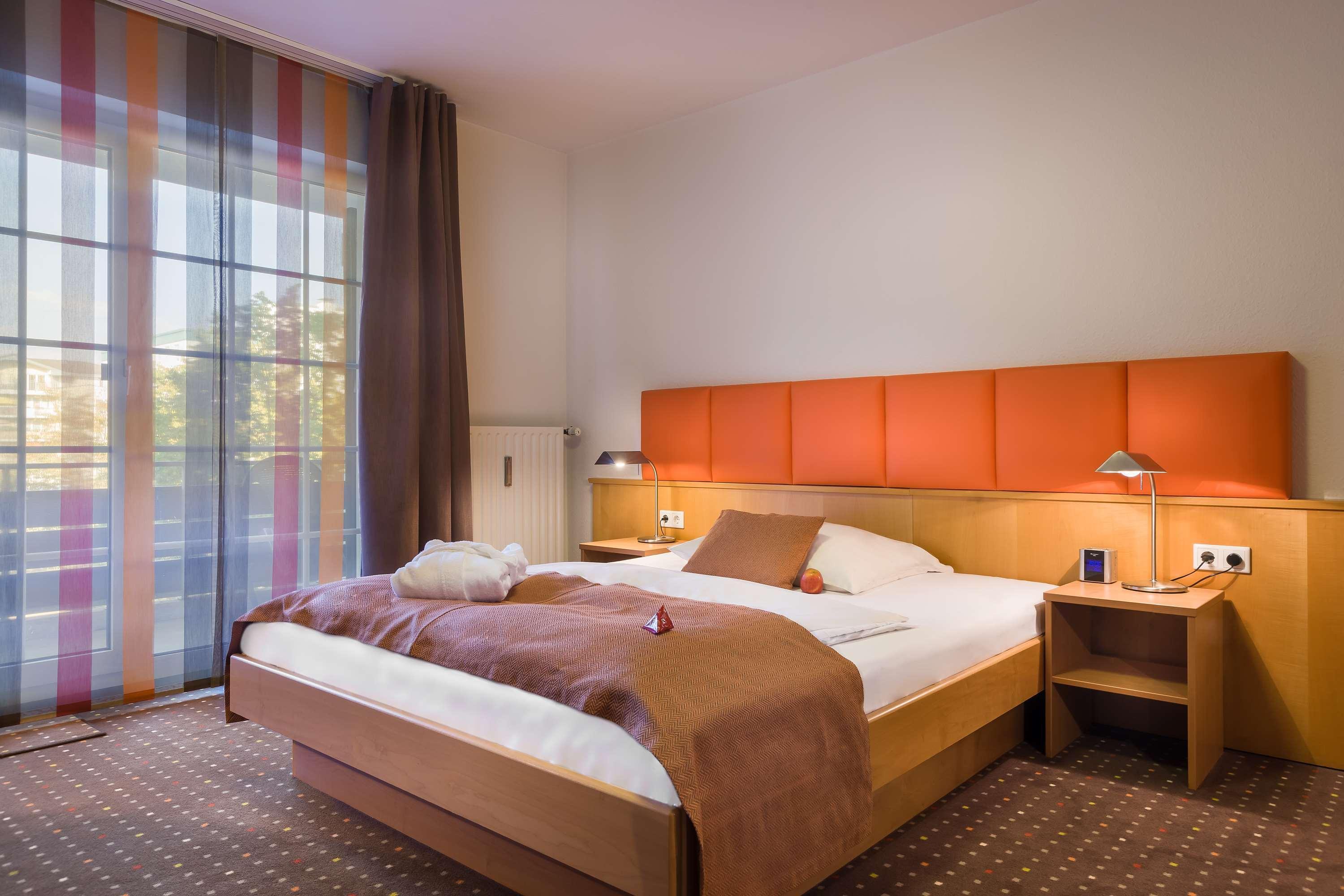 อโครา โฮเทล อุนด์ โวเนิน ดึสเซลดอร์ฟ Hotel ดุสเซลดอร์ฟ ภายนอก รูปภาพ